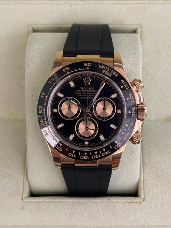 Rolex Daytona oro rosa del 2017 quadrante nero 2 cinturini full set top condition con documenti