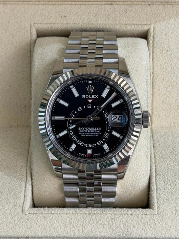 Rolex Sky-Dweller nero jubilee del 2023 Italia full set top condition con documenti e scatola