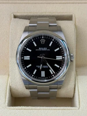 IMG_4205 Rolex Oyster Perpetual quadrante nero del 2024 Italia full set excellent condition con documenti