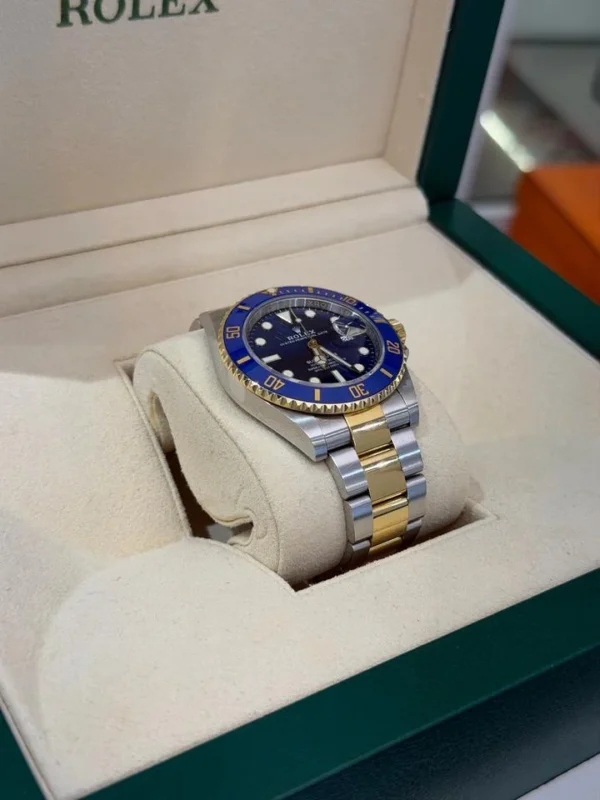 Rolex Submariner Date Blu del 2020 Italia acciaio oro full set excellent condition con documenti