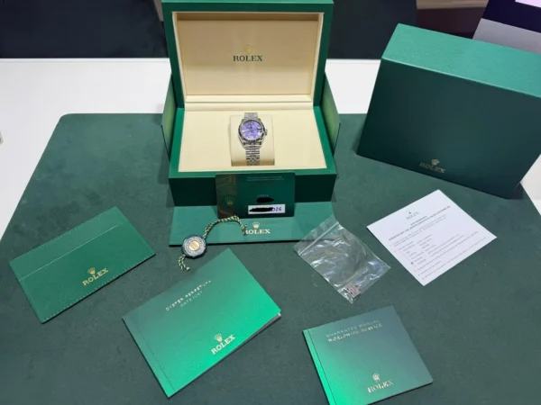 Rolex Datejust 31 NUOVO 2026 Italia quadrante viola aubergine in diamanti ore 6 Jubilee full set