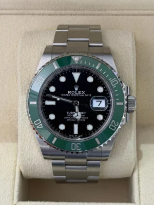Rolex Submariner Date Starbucks del 2023 Italia full set top condition con documenti e scatola
