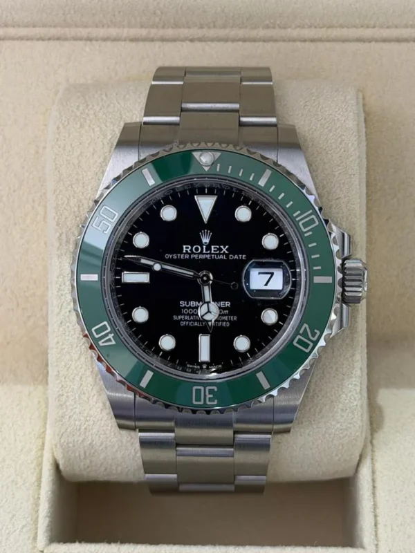 Rolex Submariner Date Starbucks del 2023 Italia full set top condition con documenti e scatola
