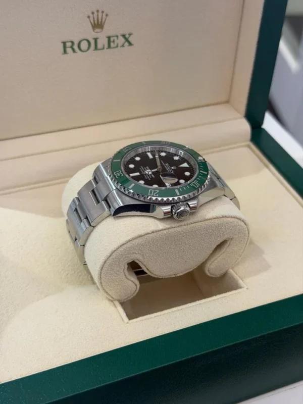 Rolex Submariner Date Starbucks del 2023 Italia full set top condition con documenti e scatola