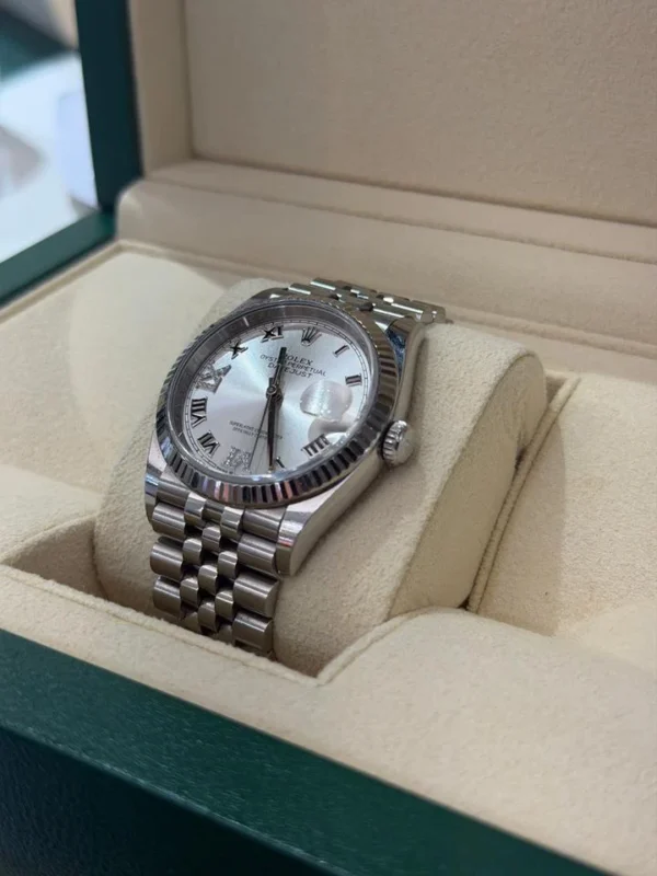 Rolex Datejust quadrante in diamanti ore 6 e 9 del 2022 full set top condition con documenti