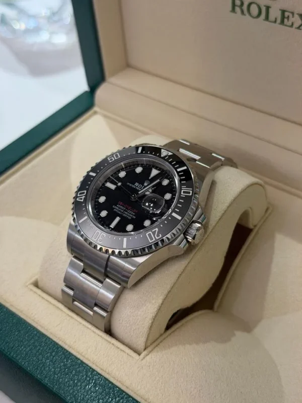 Rolex Sea-Dweller scritta rossa NUOVO mai indossato del 2021 Italia full set con documenti