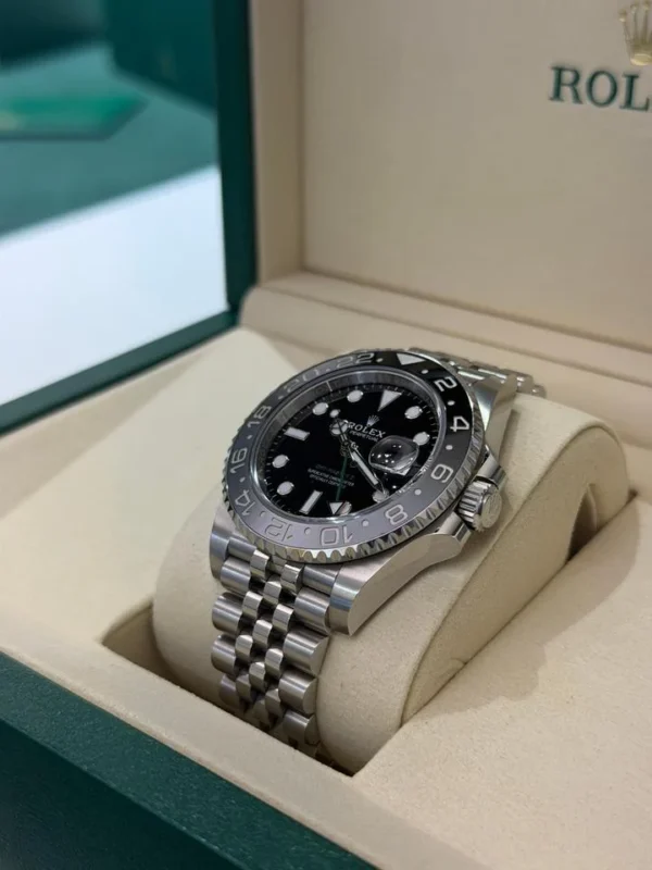 Rolex GMT-Master II 2026 Jubilee Bruce Wayne excellent condition full set con documenti scatola