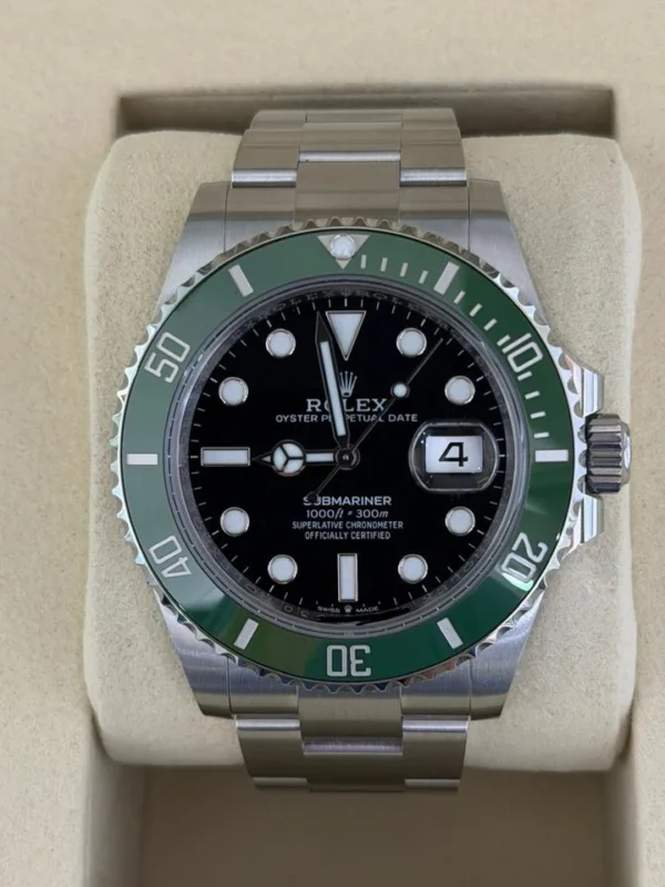 Rolex Submariner Date Starbucks NUOVO 2026 Settembre Italia mai indossato full set con documenti