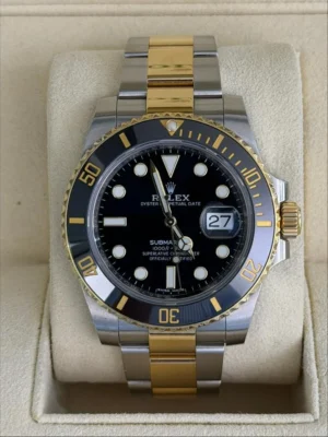 Rolex Submariner Date 40mm del 2019 Italia acciaio oro full set top condition con documenti