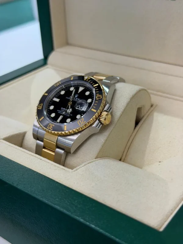 Rolex Submariner Date 40mm del 2019 Italia acciaio oro full set top condition con documenti