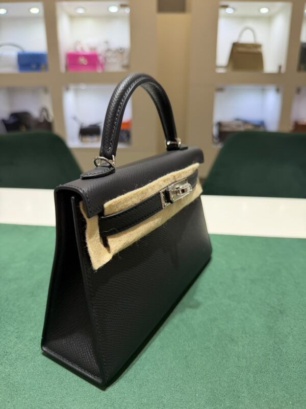 WhatsApp Image 2026-10-04 at 18.36.20 Hermès mini Kelly Sellier epsom color Noir ( nero ) NUOVA 2026 seriale G