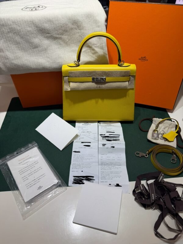 Hermès Kelly 25 Sellier second hand del 2022 stampa U in pelle Epsom colore yellow ( giallo )