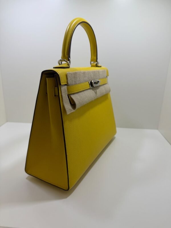 Hermès Kelly 25 Sellier second hand del 2022 stampa U in pelle Epsom colore yellow ( giallo )