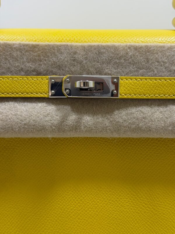 Hermès Kelly 25 Sellier second hand del 2022 stampa U in pelle Epsom colore yellow ( giallo )