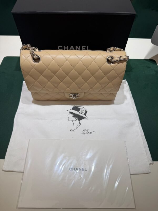 Chanel Classic Double Flap Bag Medium beige