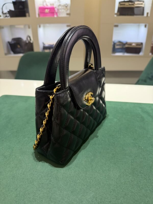 Chanel Mini Kelly ( mini shopping bag ) nera del 2023 hardware dorato condizioni ottime passaporto digitale con scatola dustbag e certificato entrupy
