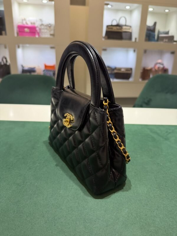Chanel Mini Kelly ( mini shopping bag ) nera del 2023 hardware dorato condizioni ottime passaporto digitale con scatola dustbag e certificato entrupy