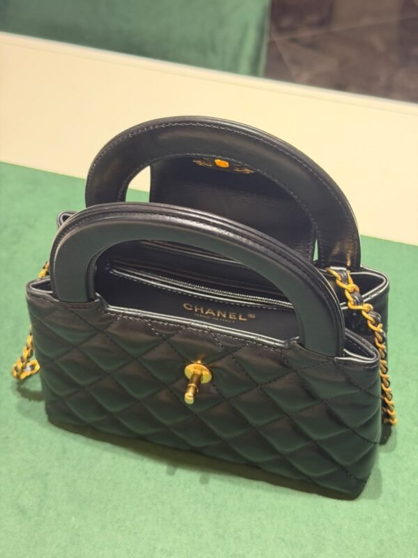 Chanel Mini Kelly ( mini shopping bag ) nera del 2023 hardware dorato condizioni ottime passaporto digitale con scatola dustbag e certificato entrupy