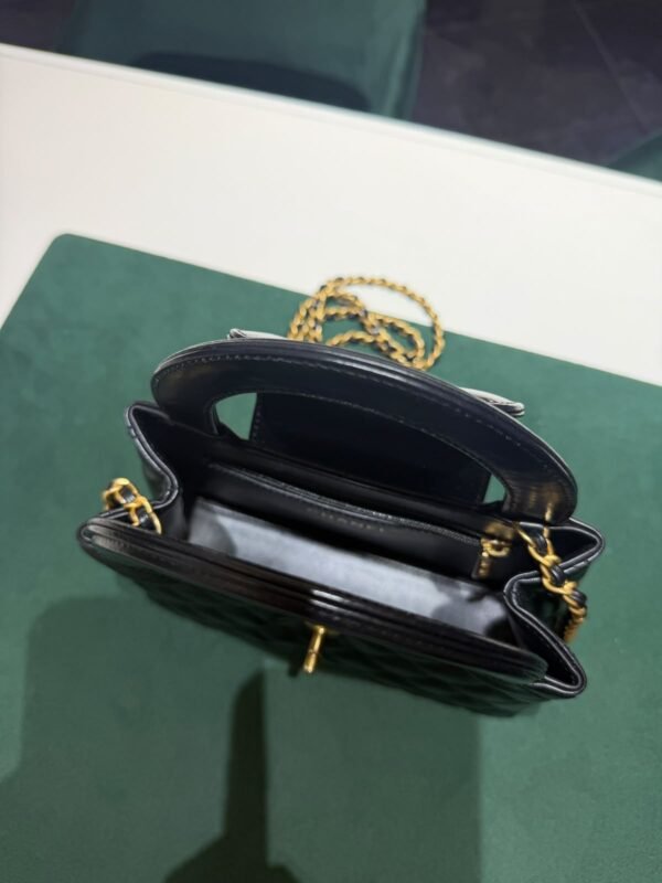 Chanel Mini Kelly ( mini shopping bag ) nera del 2023 hardware dorato condizioni ottime passaporto digitale con scatola dustbag e certificato entrupy