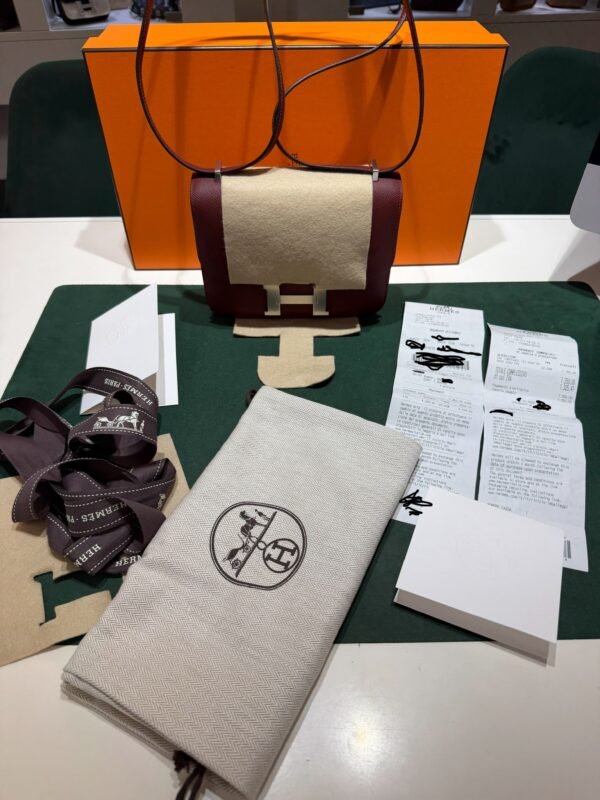 HERMÈS CONSTANCE III MINI MIRO 18 – VEAU EPSOM BORDEAUX – HARDWARE PALLADIO – 2026 full set con scontrino e scatola Hermès.