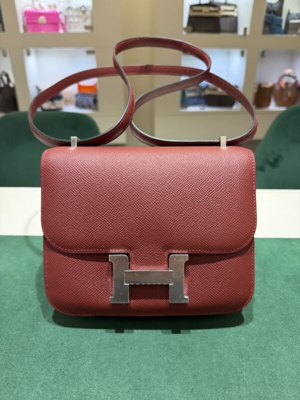 HERMÈS CONSTANCE III MINI MIRO 18 – VEAU EPSOM BORDEAUX – HARDWARE PALLADIO – 2026 full set con scontrino e scatola Hermès.