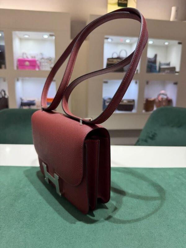 HERMÈS CONSTANCE III MINI MIRO 18 – VEAU EPSOM BORDEAUX – HARDWARE PALLADIO – 2026 full set con scontrino e scatola Hermès.