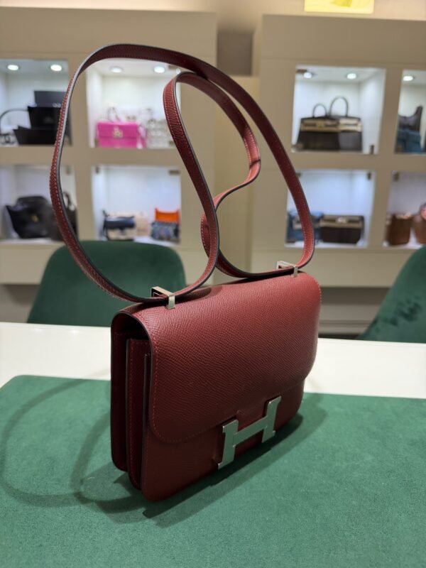 HERMÈS CONSTANCE III MINI MIRO 18 – VEAU EPSOM BORDEAUX – HARDWARE PALLADIO – 2026 full set con scontrino e scatola Hermès.