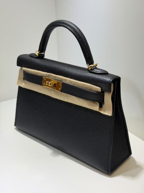 WhatsApp Image 2026-10-24 at 11.24.28 Hermès mini Kelly Sellier epsom color Noir ( nero ) NUOVA 2026 seriale G