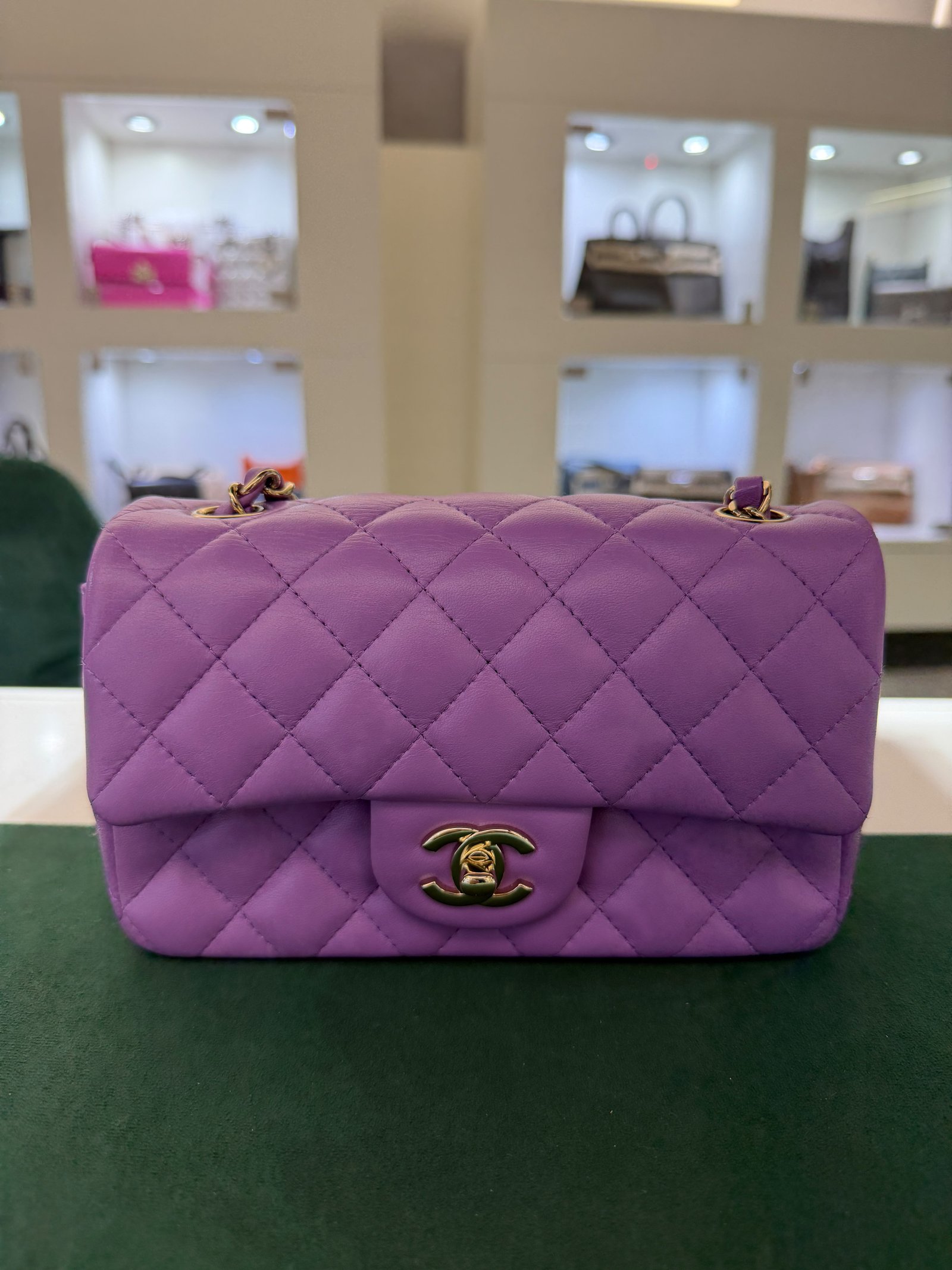 CHANEL Classic Mini Rectangular Flap Bag colore Viola  in pelle Lambskin Hardware Oro del 2022