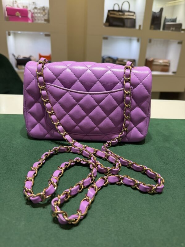 CHANEL Classic Mini Rectangular Flap Bag colore Viola  in pelle Lambskin Hardware Oro del 2022