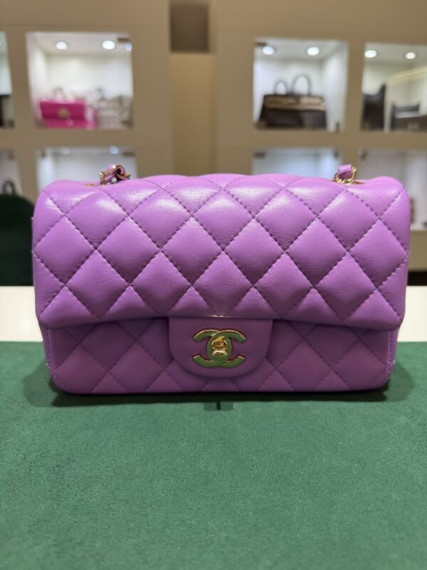 CHANEL Classic Mini Rectangular Flap Bag colore Viola  in pelle Lambskin Hardware Oro del 2022