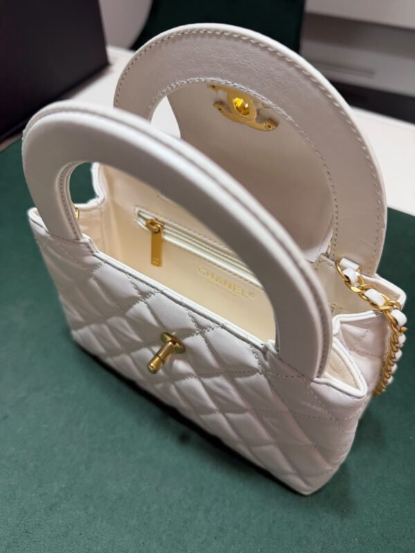 CHANEL Mini Kelly ( Mini Shopping Bag Kelly ) colore bianco panna Pelle di Vitello Hardware Oro del 2023