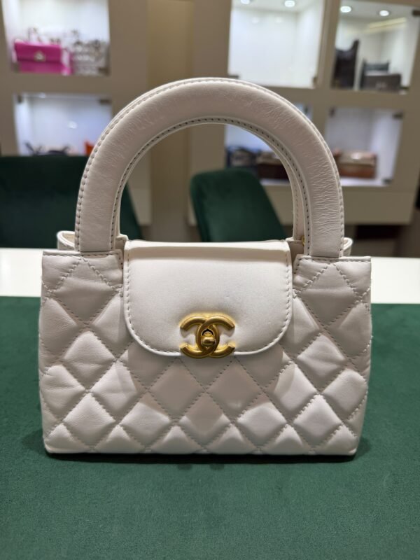 CHANEL Mini Kelly ( Mini Shopping Bag Kelly ) colore bianco panna Pelle di Vitello Hardware Oro del 2023