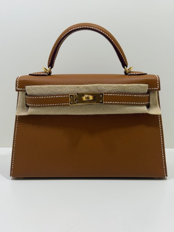 c957639f-0b19-4d4b-9a7d-bbf14b5a660b Hermès mini Kelly Sellier epsom color Gold ( marrone ) NUOVA 2026 Settembre seriale G hardware dorato