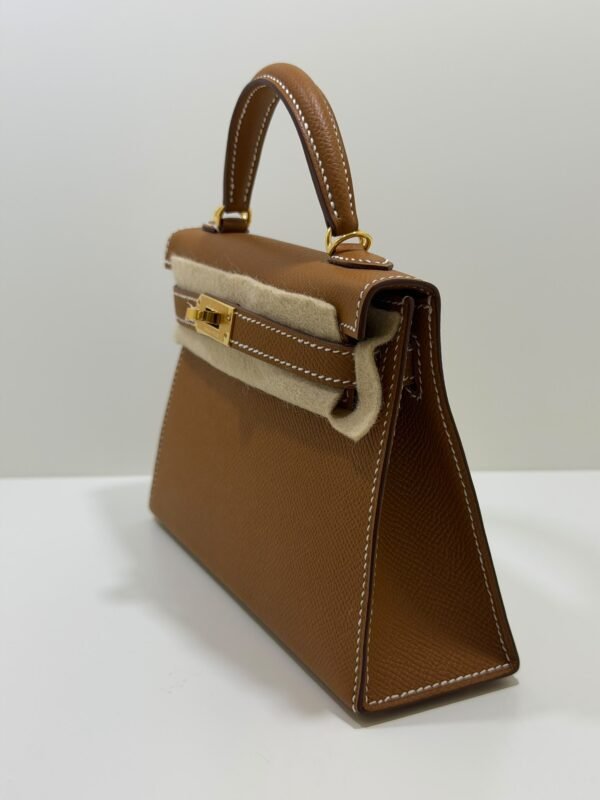 e8a86f5d-091a-4f2f-babc-12dcb491ed13 Hermès mini Kelly Sellier epsom color Gold ( marrone ) NUOVA 2026 Settembre seriale G hardware dorato